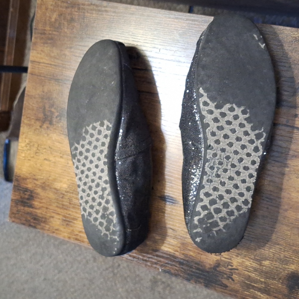 Toms - Picture 7 of 7
